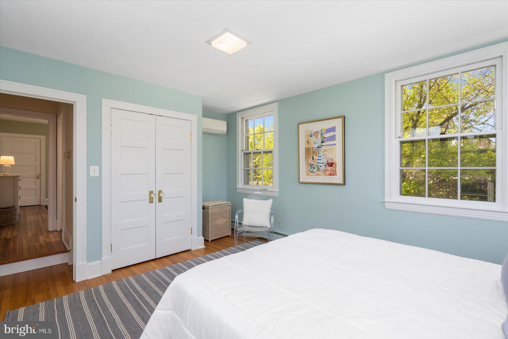 600 Somerset Road Baltimore, MD 21210 - Photo 39 of 59 a bedroom with a bed and a window