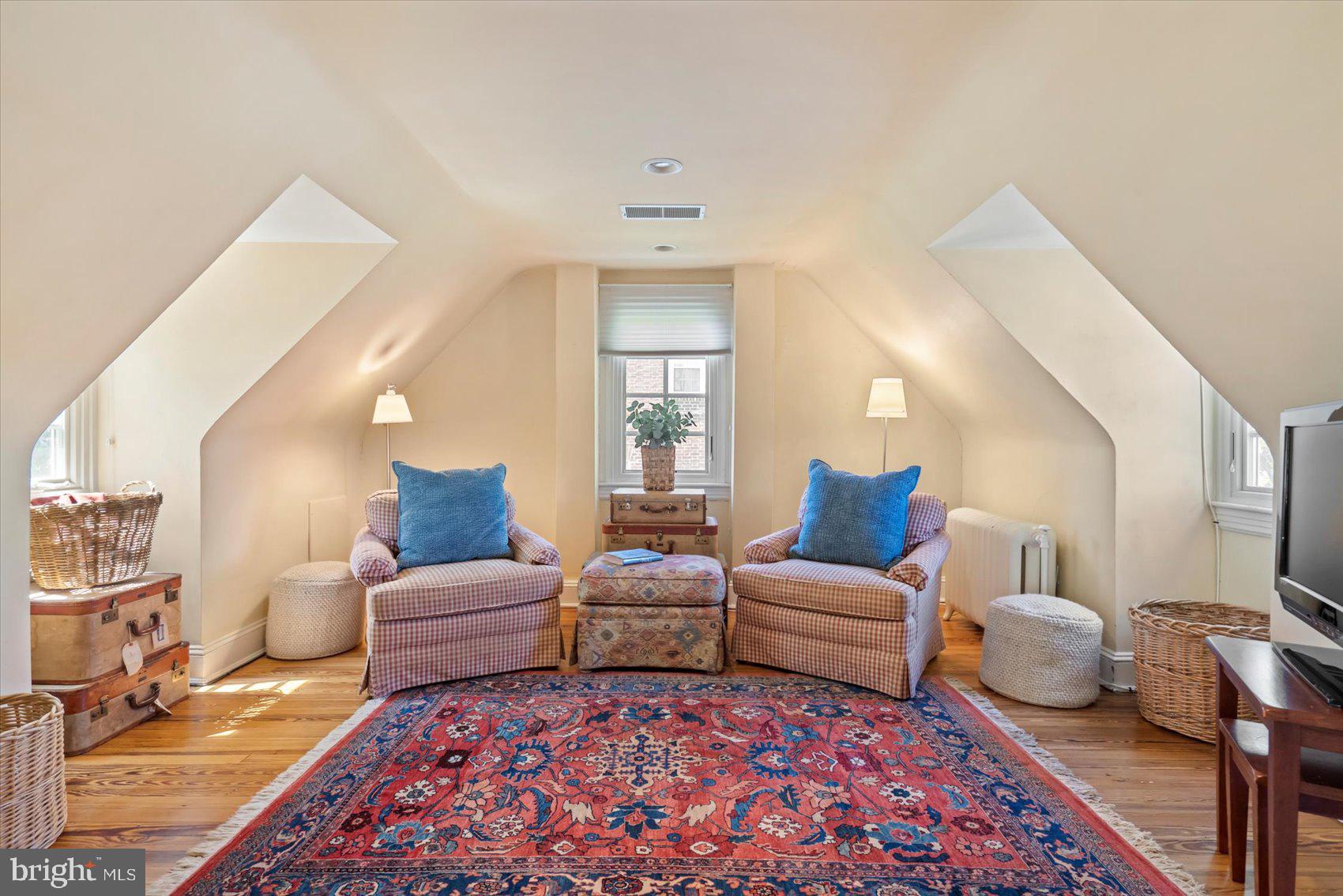 600 Somerset Road Baltimore, MD 21210 - Photo 42 of 59 a living room with furniture and a couch
