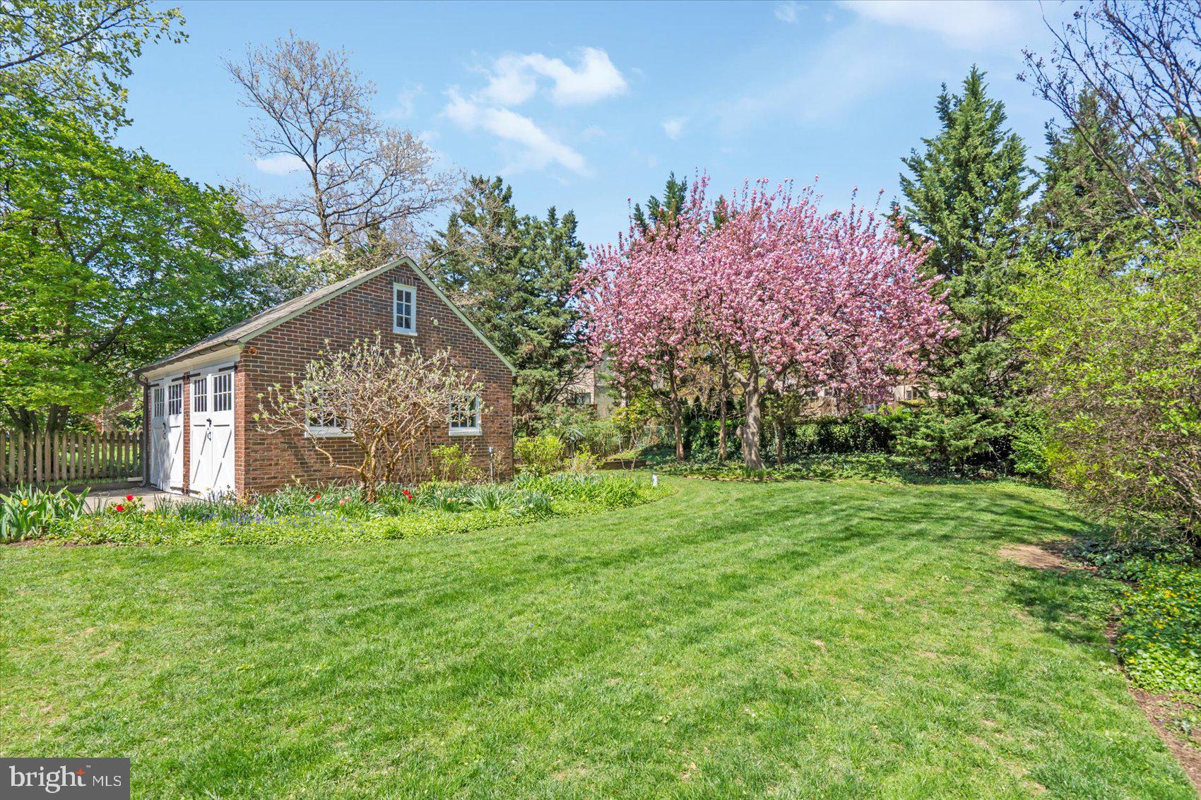 600 Somerset Road Baltimore, MD 21210 - Photo 50 of 59 a front view of a house with garden