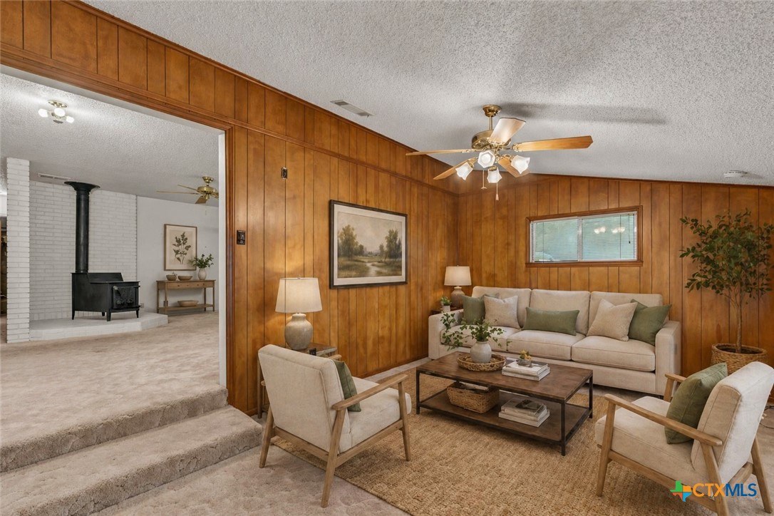 7634 Fox Trail Belton, TX 76513 - Photo 19 of 41 Virtually staged sunroom