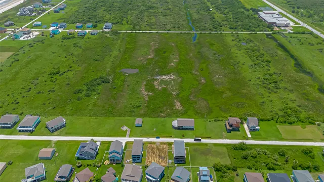 $75,000 | 920 Melody Lane, Crystal Beach, TX 77650