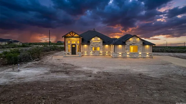 $539,900 | 22 Greystone Hills, Uvalde, TX 78801