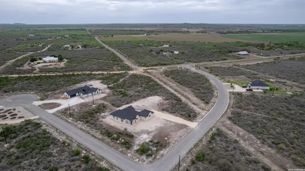 $539,900 | 22 Greystone Hills, Uvalde, TX 78801