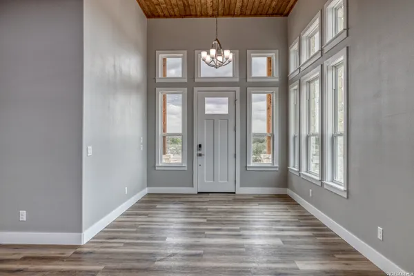 $539,900 | 22 Greystone Hills, Uvalde, TX 78801