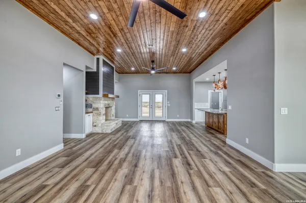 $539,900 | 22 Greystone Hills, Uvalde, TX 78801