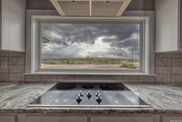 $539,900 | 22 Greystone Hills, Uvalde, TX 78801