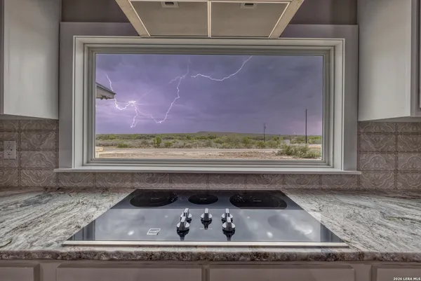 $539,900 | 22 Greystone Hills, Uvalde, TX 78801