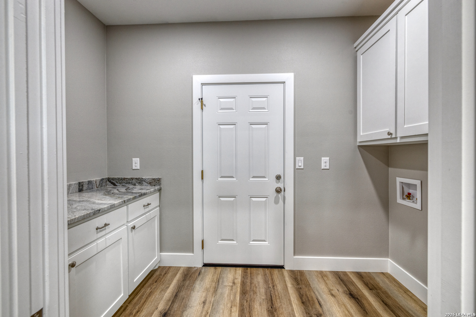 22 Greystone Hills Uvalde, TX 78801 - Photo 49 of 68 a view of cabinets