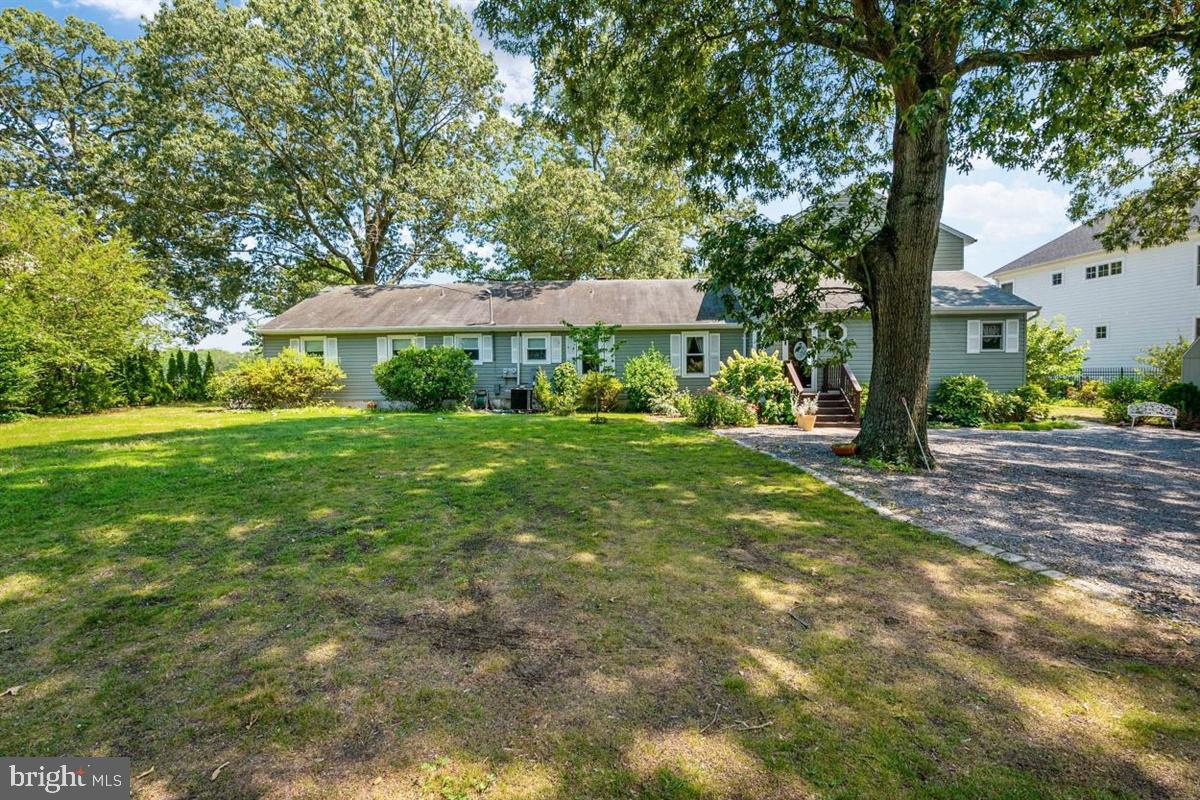 341 Steedman Point Road Pasadena, MD 21122 - Photo 9 of 42 Private Large Lot w/Ample Parking