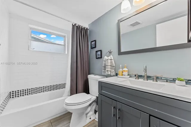 $570,000 | 3321 Northwest 64th Street, Fort Lauderdale, FL 33309