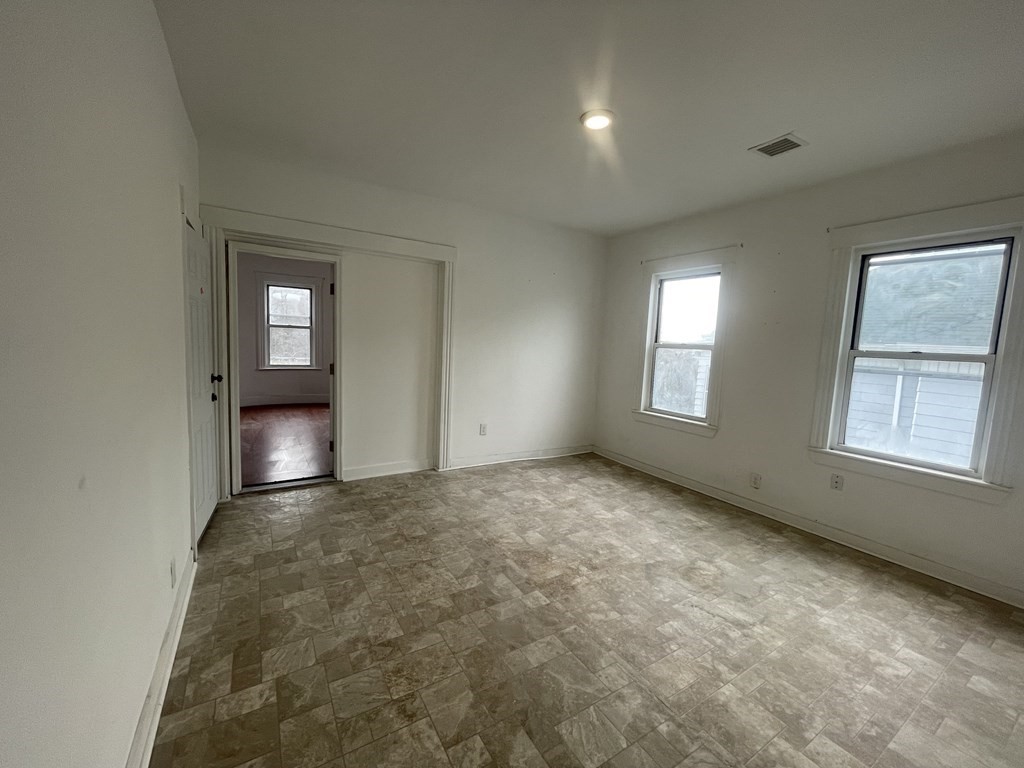 65 Merrifield Street Worcester, MA 01605 - Photo 8 of 17 Gallery Image 8
