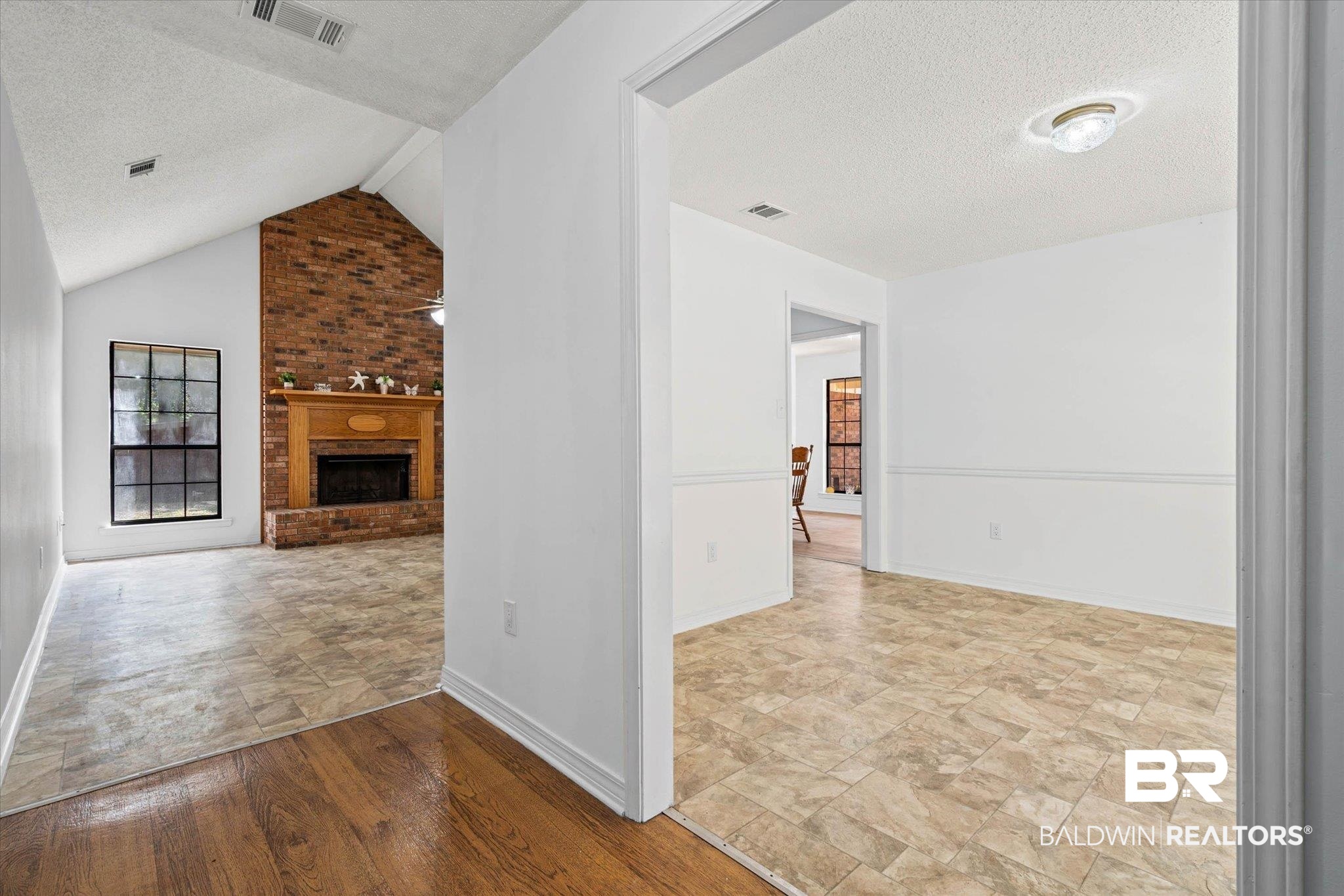 9770 Lakeview Road Bay Minette, AL 36507 - Photo 5 of 44 Entrance Foyer