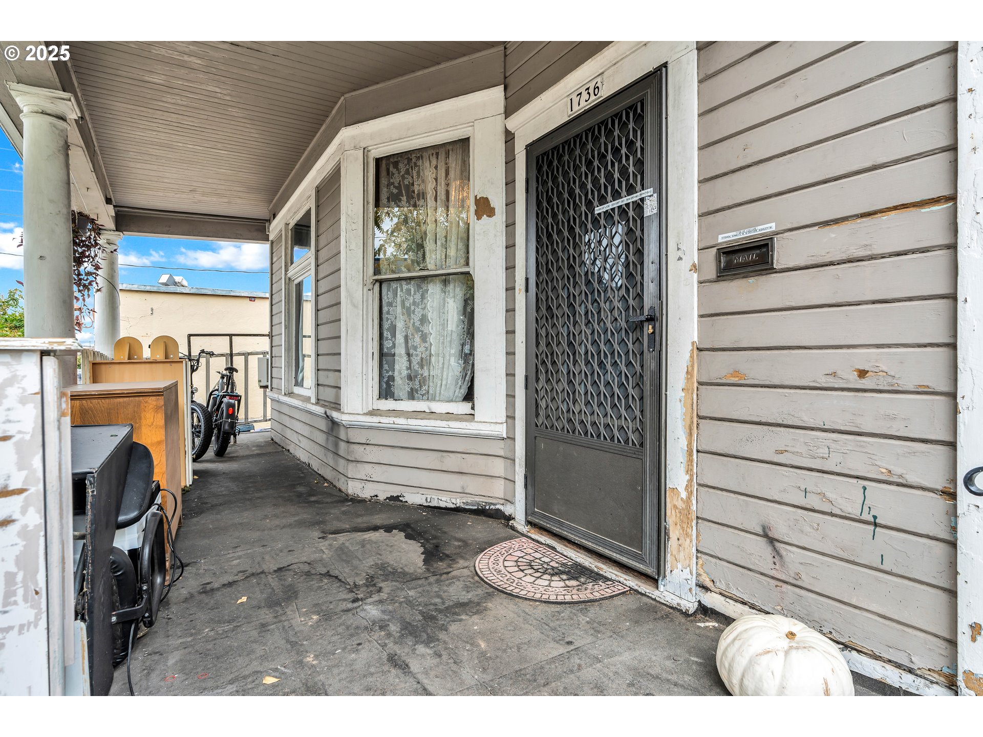 1736 Southeast 7th Avenue Portland, OR 97214 - Photo 4 of 38