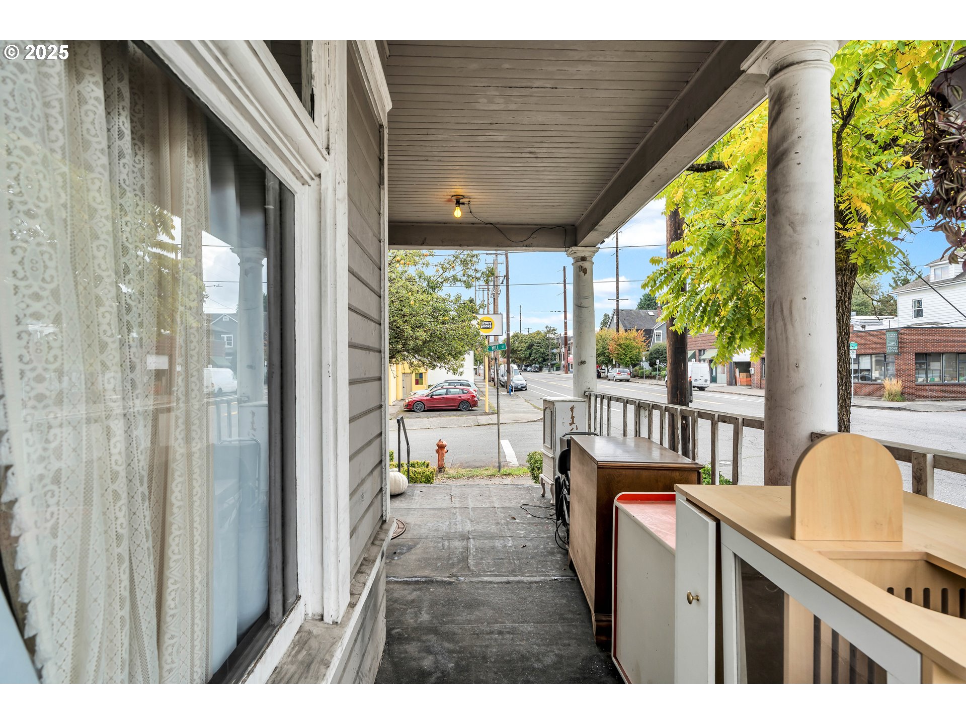 1736 Southeast 7th Avenue Portland, OR 97214 - Photo 5 of 38