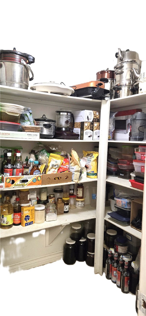 9562 Cambria Road Phelan, CA 92371 - Photo 25 of 55 Pantry in Kitchen.
