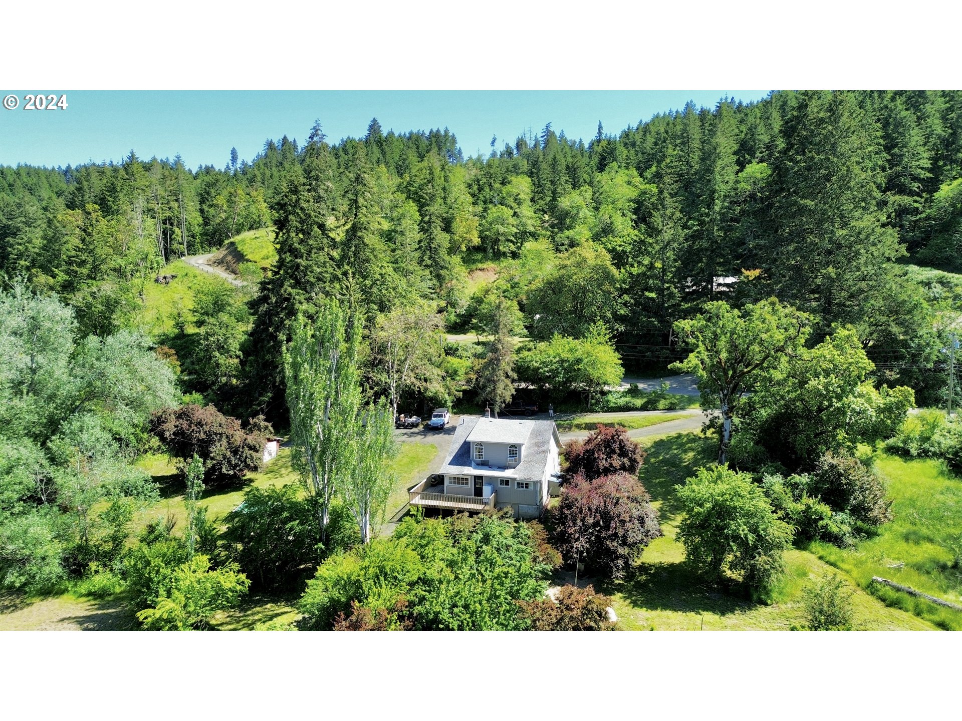 1463 Southside Road Sutherlin, OR 97479 - Photo 31 of 48 a view of a garden