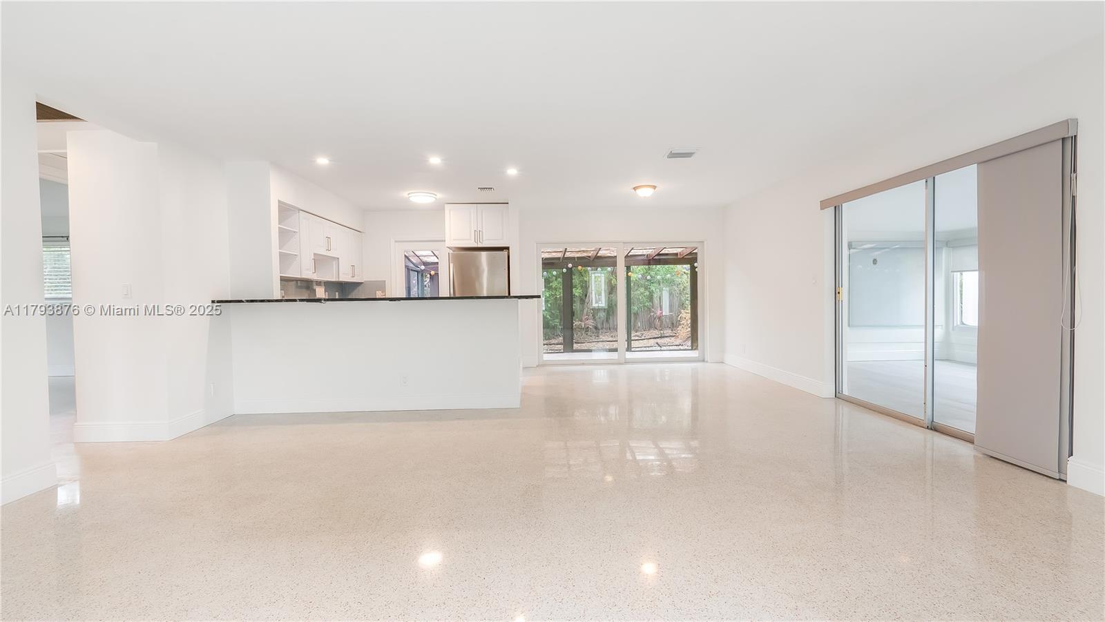 4512 Sea Grape Drive, Unit E2 Lauderdale-by-the-Sea, FL 33308 - Photo 12 of 38