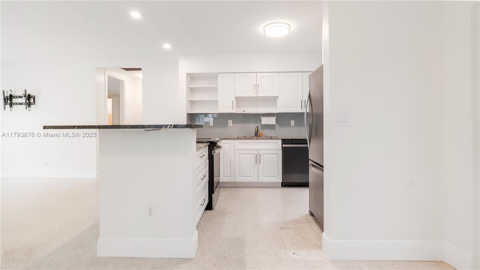 4512 Sea Grape Drive, Unit E2 Lauderdale-by-the-Sea, FL 33308 - Photo 14 of 38