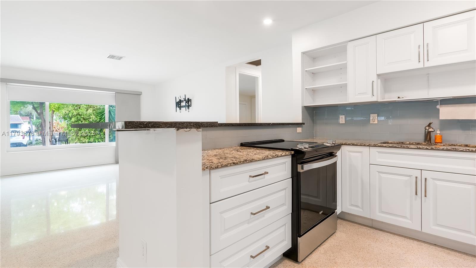 4512 Sea Grape Drive, Unit E2 Lauderdale-by-the-Sea, FL 33308 - Photo 15 of 38