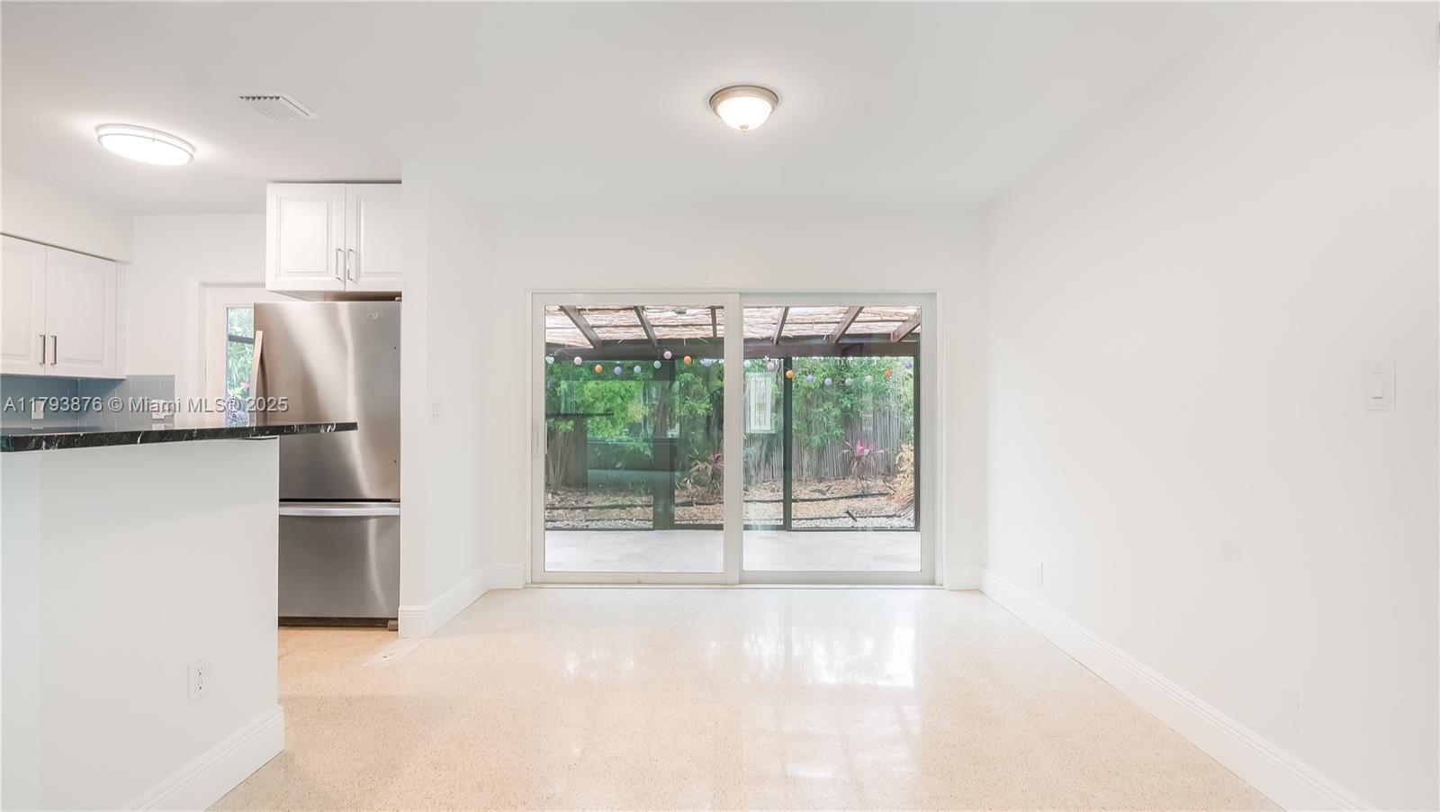 4512 Sea Grape Drive, Unit E2 Lauderdale-by-the-Sea, FL 33308 - Photo 19 of 38