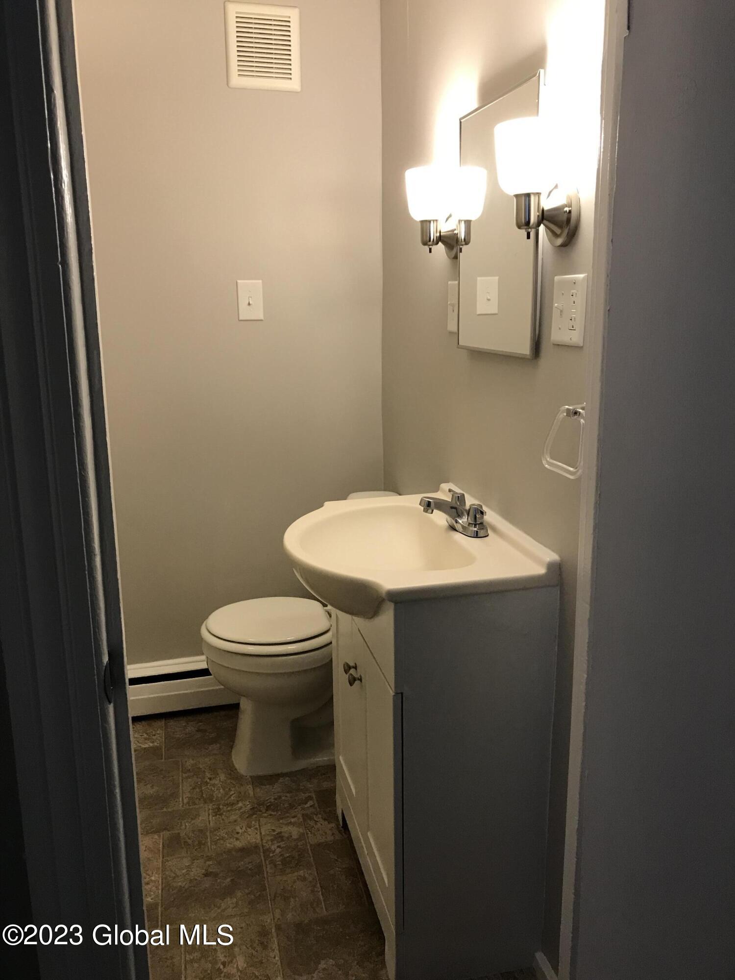 63 Elm Street Schenectady, NY 12304 - Photo 11 of 38 IMG_8397