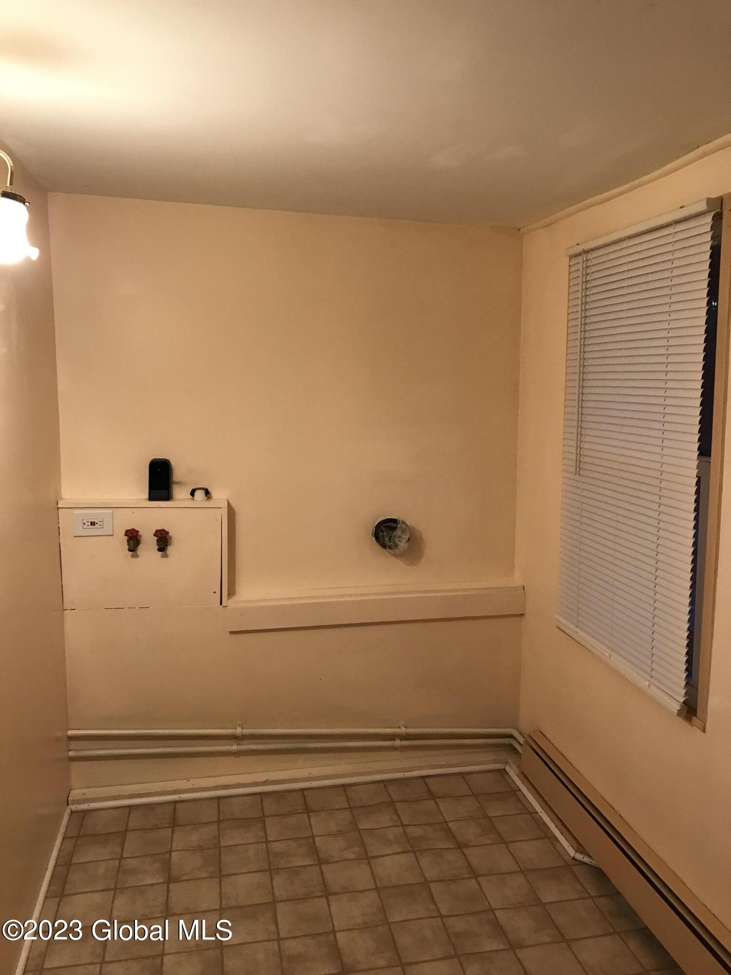 63 Elm Street Schenectady, NY 12304 - Photo 26 of 38 IMG_4902