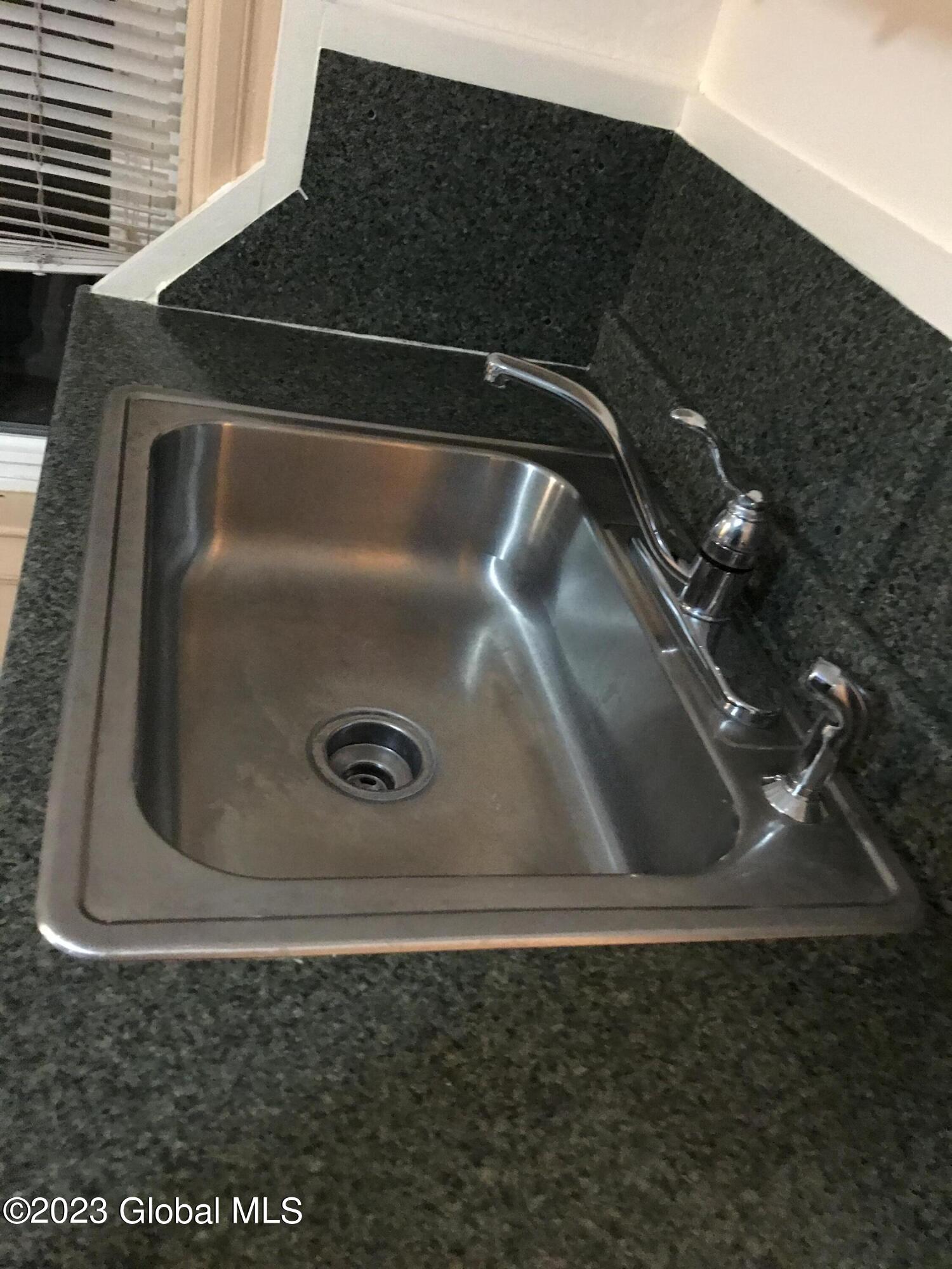 63 Elm Street Schenectady, NY 12304 - Photo 30 of 38 IMG_4868