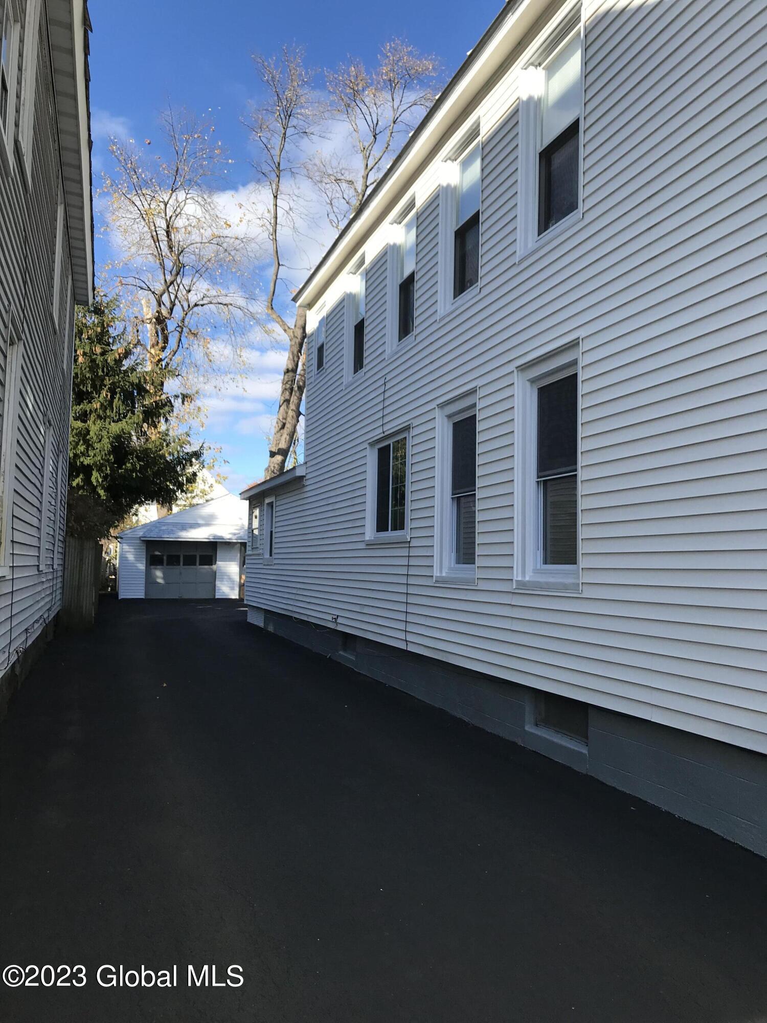 63 Elm Street Schenectady, NY 12304 - Photo 36 of 38 image1