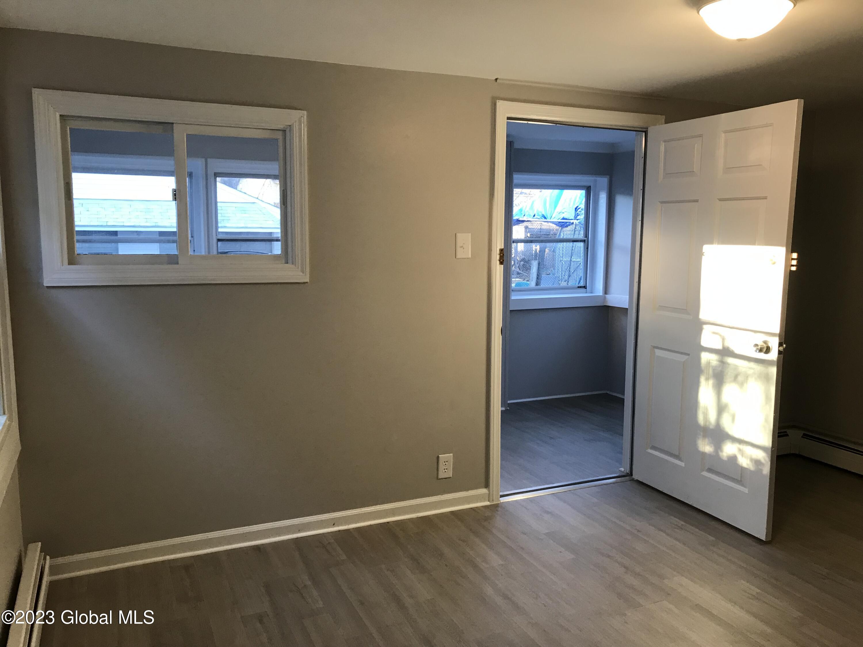 63 Elm Street Schenectady, NY 12304 - Photo 6 of 38 IMG_8394