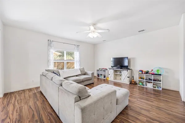 $257,500 | 319 Falling Pine Drive, Conroe, TX 77304