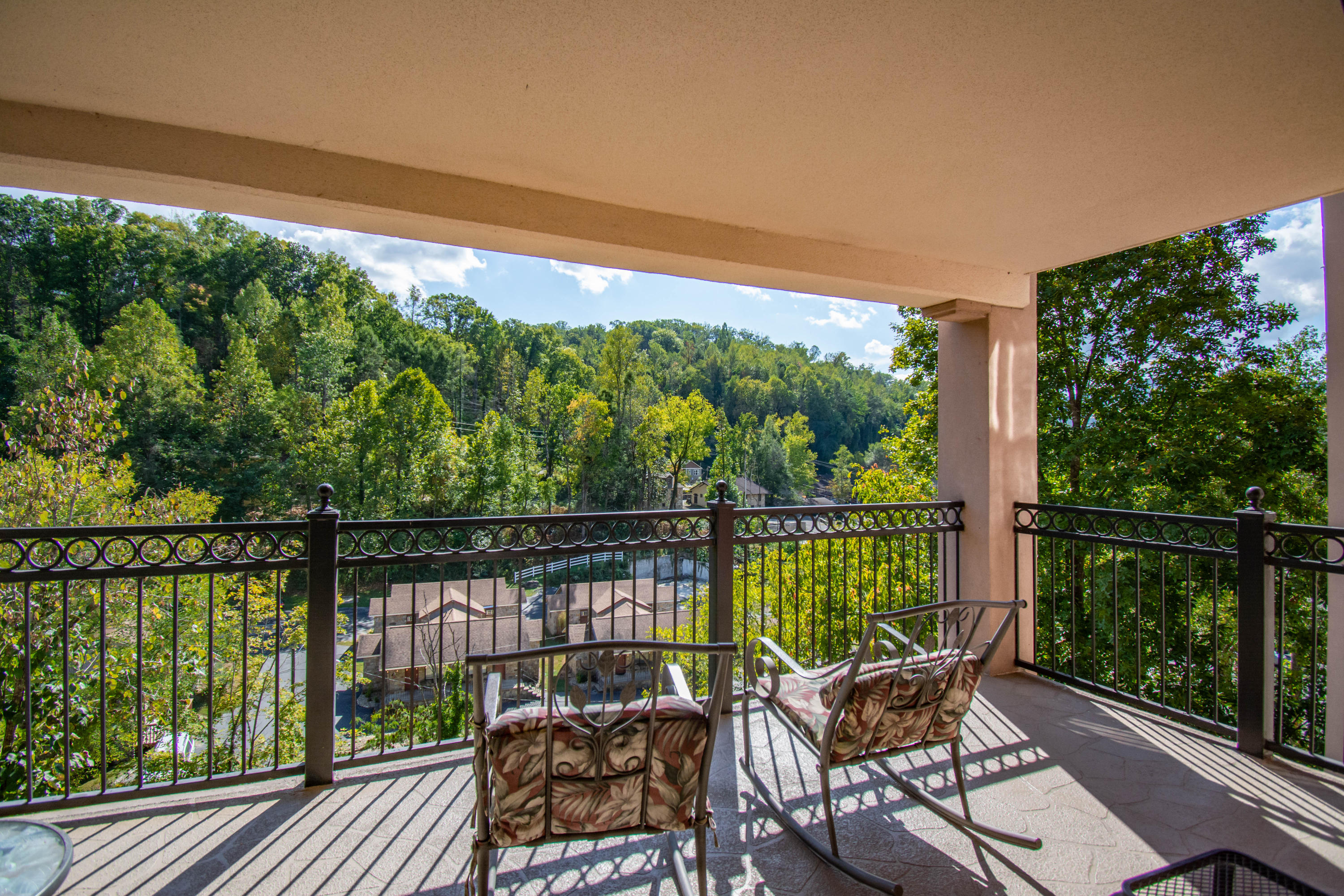 210 Roaring Fork Road, Unit 605 Gatlinburg, TN 37738 - Photo 17 of 28 DSC_0536