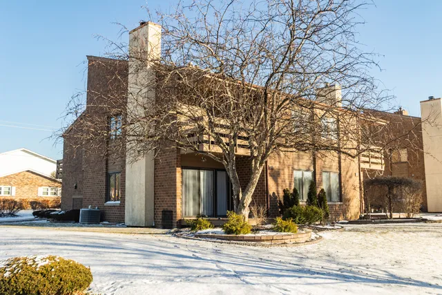 $265,000 | 14451 South Ravinia Avenue, Unit 1, Orland Park, IL 60462