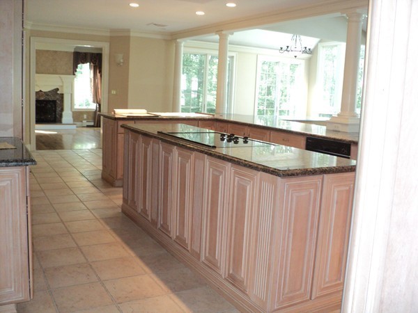21 Howland Road Berkley, MA 02779 - Photo 4 of 30 Gallery Image 4