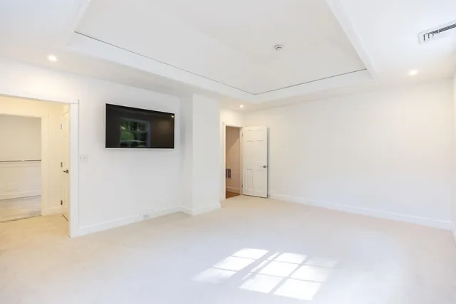 $1,050,000 | 120 Ledgewood Road, Manchester, NH 03104