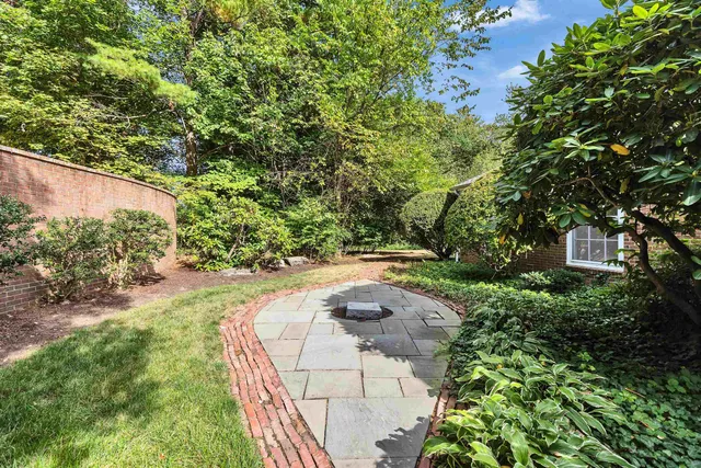 $1,050,000 | 120 Ledgewood Road, Manchester, NH 03104