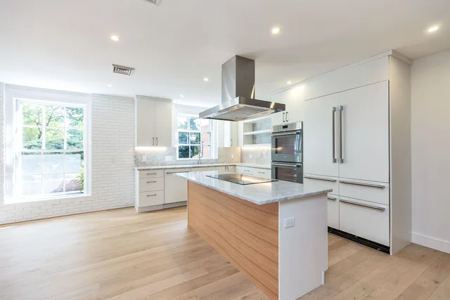 $1,050,000 | 120 Ledgewood Road, Manchester, NH 03104