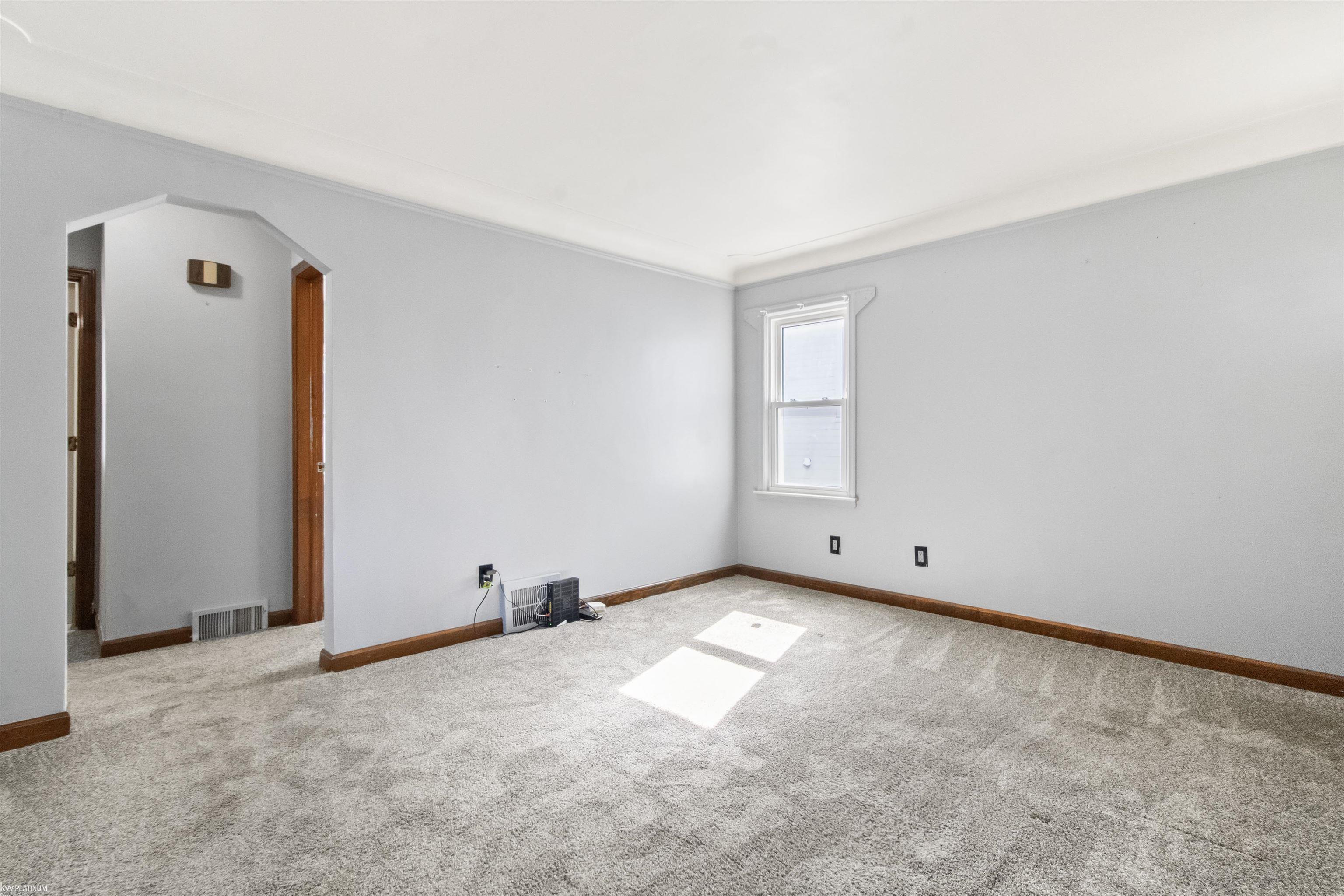 22062 Rausch Avenue Eastpointe, MI 48021 - Photo 8 of 23