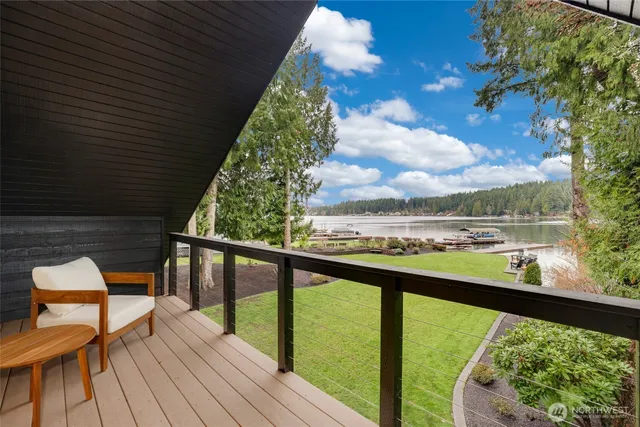 $1,320,000 | 12528 Clear Lake North Road East, Eatonville, WA 98328