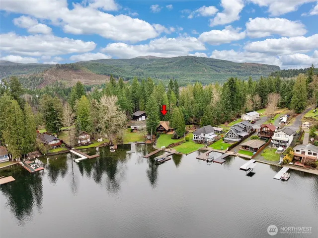 $1,320,000 | 12528 Clear Lake North Road East, Eatonville, WA 98328