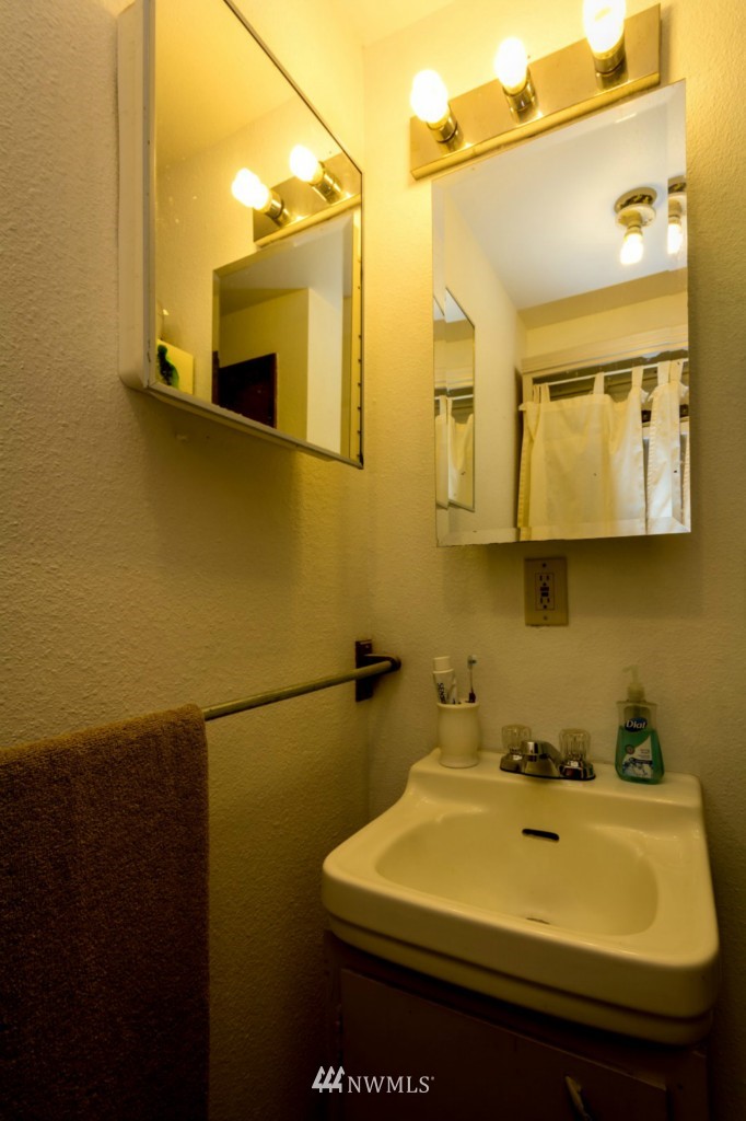7109 Blaine Road Aberdeen, WA 98520 - Photo 14 of 19 Gallery Image 14