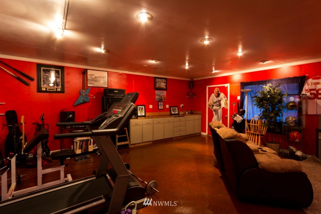 7109 Blaine Road Aberdeen, WA 98520 - Photo 3 of 19 Gallery Image 3