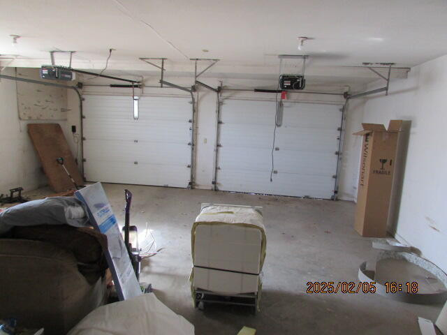 608 West Ave J Muleshoe, TX 79347 - Photo 23 of 25 a view of a garage