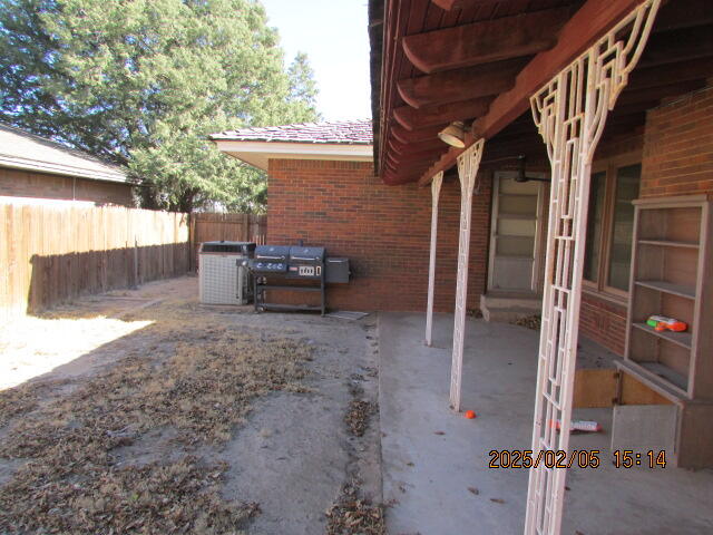 608 West Ave J Muleshoe, TX 79347 - Photo 7 of 25 a view of outdoor space and deck