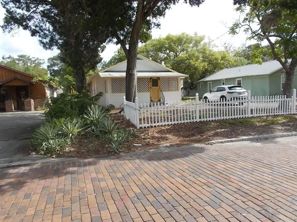 $1,350,000 | 518 6th Avenue Southwest, Largo, FL 33770