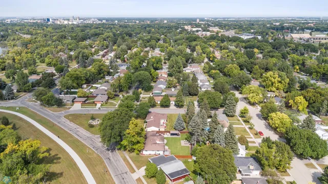 $374,900 | 2212 5th Street South, Moorhead, MN 56560