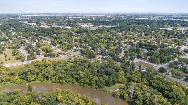 $374,900 | 2212 5th Street South, Moorhead, MN 56560