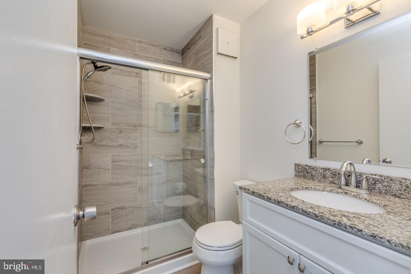 The Woods Cherry Hill, Unit 514 Cherry Hill, NJ 08003 - Photo 9 of 15 En-suite bath