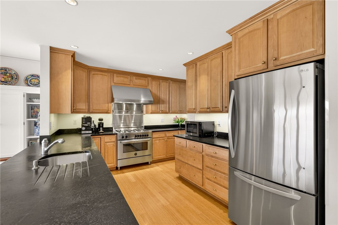 59 High Hill Road Tiverton, RI 02878 - Photo 20 of 50