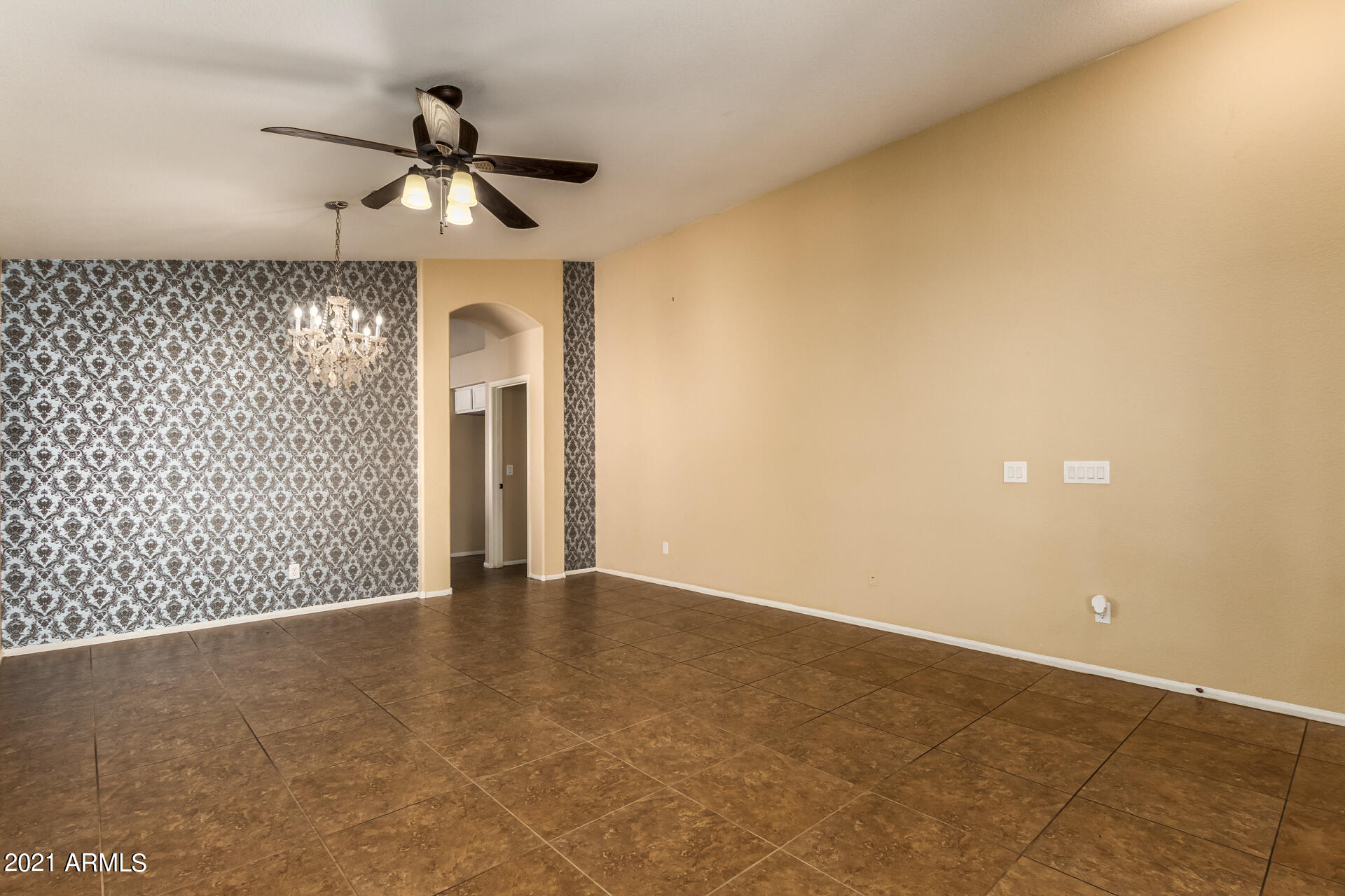 4613 West Beverly Road Laveen, AZ 85339 - Photo 4 of 25 04 - Beverly