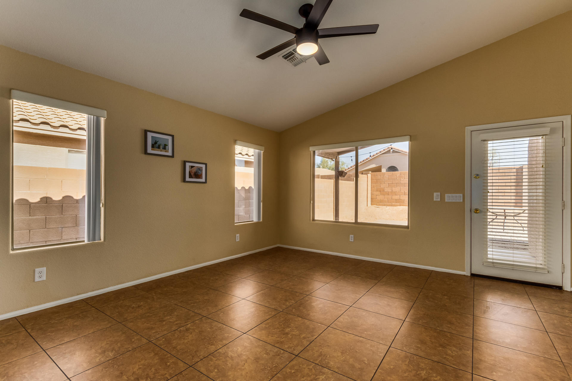 4613 West Beverly Road Laveen, AZ 85339 - Photo 6 of 25 06 - Beverly